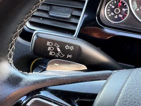 Volkswagen Touareg 3.0 TDI V6 BlueMotion Tech R-Line Tiptronic 4WD Euro 6 (s/s) 5dr 40