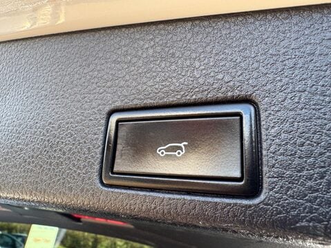 Volkswagen Touareg 3.0 TDI V6 BlueMotion Tech R-Line Tiptronic 4WD Euro 6 (s/s) 5dr 50