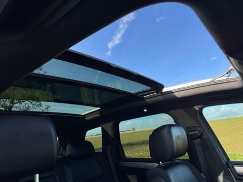 Volkswagen Touareg 3.0 TDI V6 BlueMotion Tech R-Line Tiptronic 4WD Euro 6 (s/s) 5dr 4