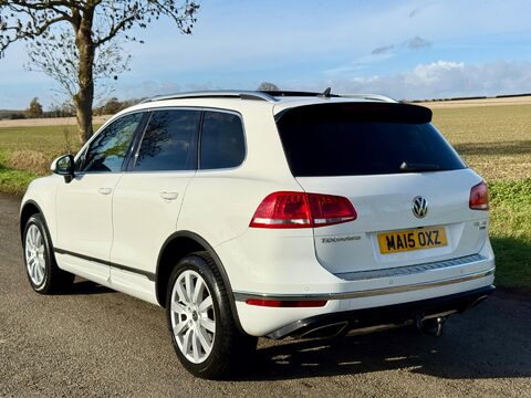 Volkswagen Touareg 3.0 TDI V6 BlueMotion Tech R-Line Tiptronic 4WD Euro 6 (s/s) 5dr 9