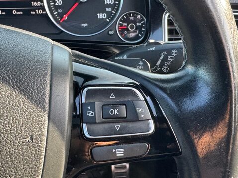 Volkswagen Touareg 3.0 TDI V6 BlueMotion Tech R-Line Tiptronic 4WD Euro 6 (s/s) 5dr 39