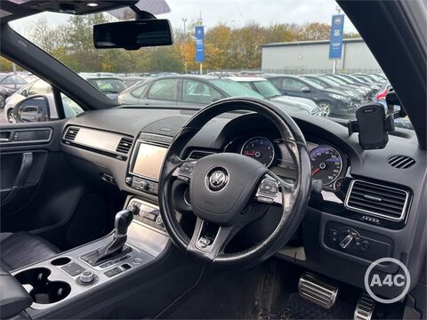 Volkswagen Touareg 3.0 TDI V6 BlueMotion Tech R-Line Tiptronic 4WD Euro 6 (s/s) 5dr 2