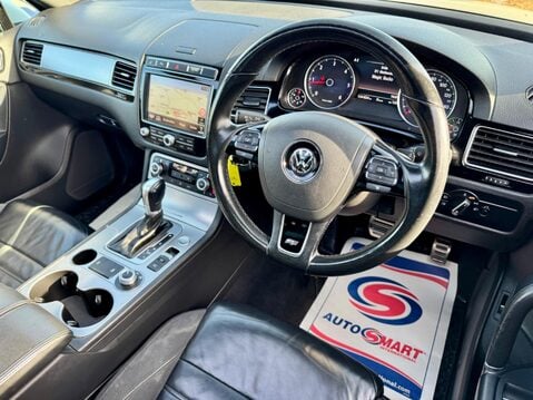 Volkswagen Touareg 3.0 TDI V6 BlueMotion Tech R-Line Tiptronic 4WD Euro 6 (s/s) 5dr 54