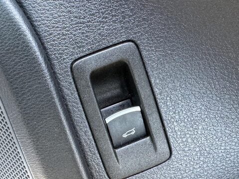 Volkswagen Touareg 3.0 TDI V6 BlueMotion Tech R-Line Tiptronic 4WD Euro 6 (s/s) 5dr 52