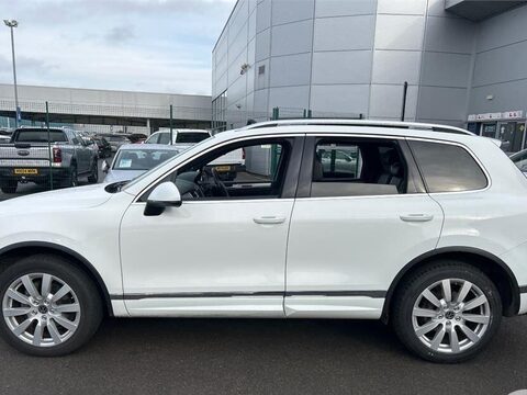 Volkswagen Touareg 3.0 TDI V6 BlueMotion Tech R-Line Tiptronic 4WD Euro 6 (s/s) 5dr 5