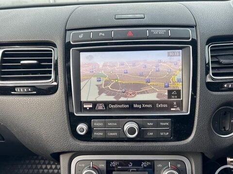 Volkswagen Touareg 3.0 TDI V6 BlueMotion Tech R-Line Tiptronic 4WD Euro 6 (s/s) 5dr 8