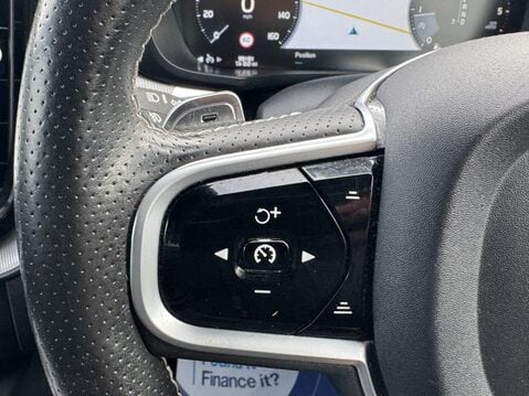 Volvo XC60 2.0 D4 R-Design Auto AWD Euro 6 (s/s) 5dr 45
