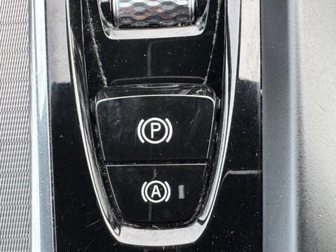 Volvo XC60 2.0 D4 R-Design Auto AWD Euro 6 (s/s) 5dr 44