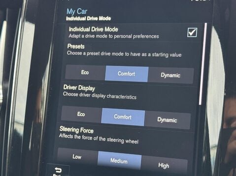 Volvo XC60 2.0 D4 R-Design Auto AWD Euro 6 (s/s) 5dr 29