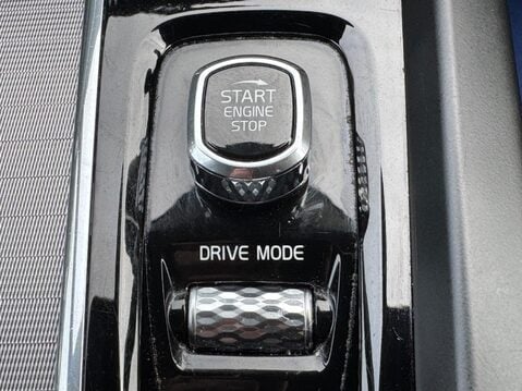 Volvo XC60 2.0 D4 R-Design Auto AWD Euro 6 (s/s) 5dr 43