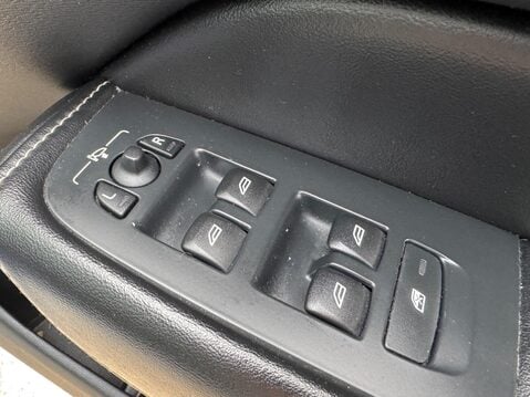 Volvo XC60 2.0 D4 R-Design Auto AWD Euro 6 (s/s) 5dr 51