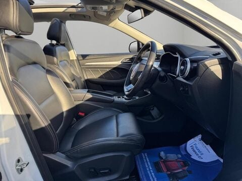 MG ZS 44.5kWh Exclusive Auto 5dr 15