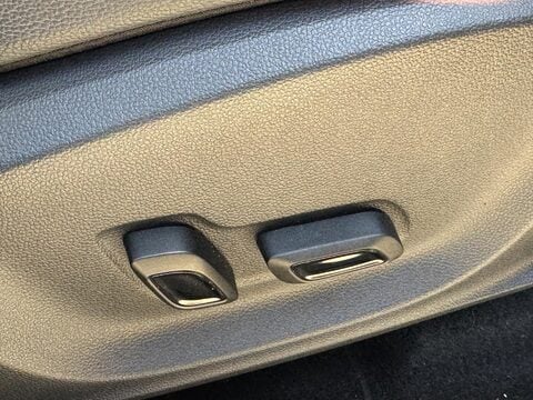 MG ZS 44.5kWh Exclusive Auto 5dr 31