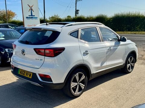 MG ZS 44.5kWh Exclusive Auto 5dr 9