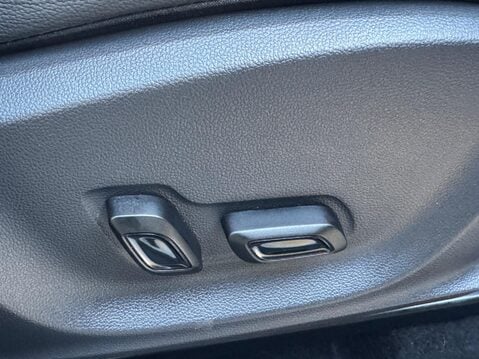 MG ZS 44.5kWh Exclusive Auto 5dr 44