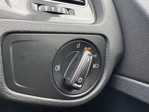 Volkswagen Golf 1.0 TSI BlueMotion Tech SE Nav Euro 6 (s/s) 5dr 31