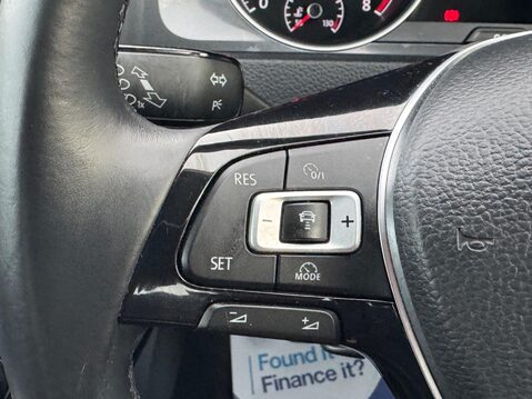 Volkswagen Golf 1.0 TSI BlueMotion Tech SE Nav Euro 6 (s/s) 5dr 27