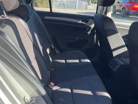 Volkswagen Golf 1.0 TSI BlueMotion Tech SE Nav Euro 6 (s/s) 5dr 9