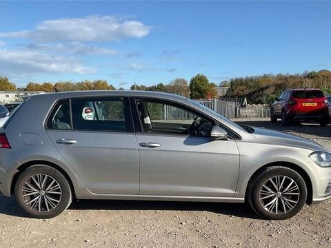 Volkswagen Golf 1.0 TSI BlueMotion Tech SE Nav Euro 6 (s/s) 5dr 3