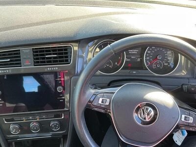 Volkswagen Golf 1.0 TSI BlueMotion Tech SE Nav Euro 6 (s/s) 5dr