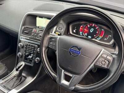 Volvo XC60 2.4 D4 R-Design Geartronic AWD Euro 5 5dr