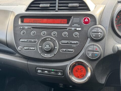 Honda Jazz 1.4 i-VTEC ES Plus CVT Euro 5 5dr 3