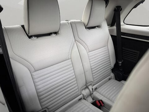 Land Rover Discovery 3.0 TD V6 First Edition Auto 4WD Euro 6 (s/s) 5dr 12