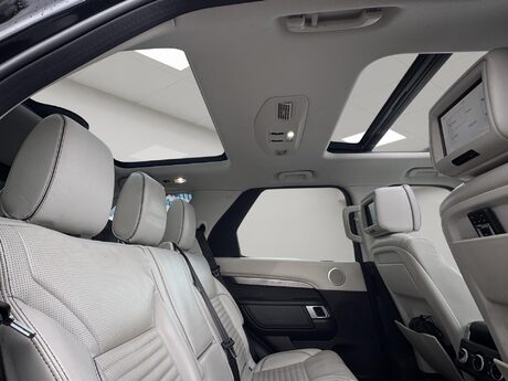 Land Rover Discovery 3.0 TD V6 First Edition Auto 4WD Euro 6 (s/s) 5dr