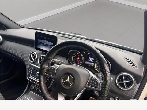 Mercedes-Benz A Class 1.6 A180 AMG Line (Premium) 7G-DCT Euro 6 (s/s) 5dr 2
