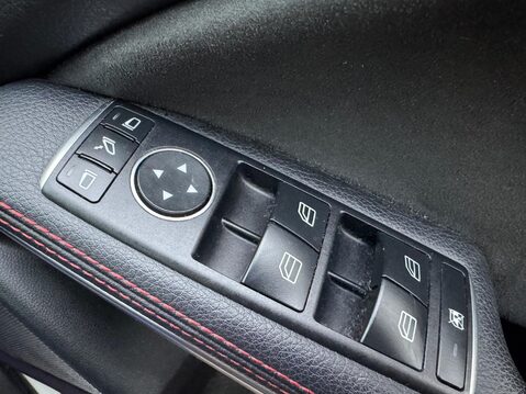 Mercedes-Benz A Class 1.6 A180 AMG Line (Premium) 7G-DCT Euro 6 (s/s) 5dr 43