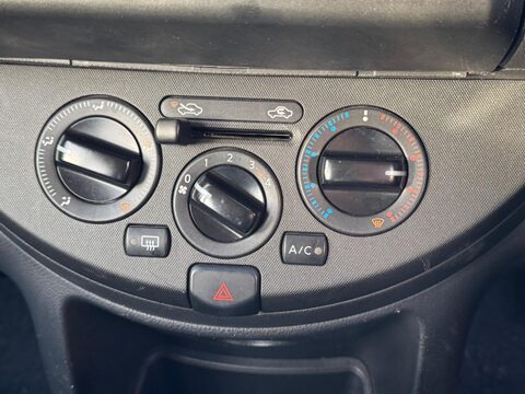 Nissan Note 1.6 16v SE 5dr 11