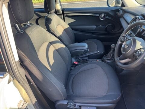 Mini Hatch 1.5 Cooper Classic Euro 6 (s/s) 3dr 7