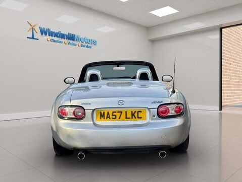 Mazda MX-5 2.0i Sport Roadster Euro 4 2dr 8