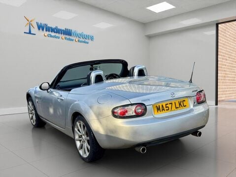 Mazda MX-5 2.0i Sport Roadster Euro 4 2dr 6