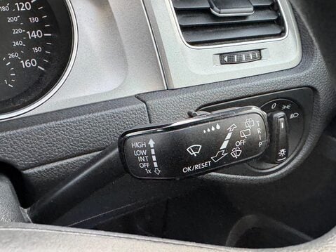 Volkswagen Golf 1.2 TSI BlueMotion Tech S Euro 5 (s/s) 5dr 25