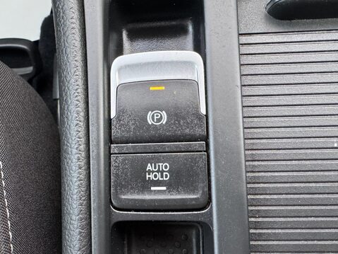 Volkswagen Golf 1.2 TSI BlueMotion Tech S Euro 5 (s/s) 5dr 23