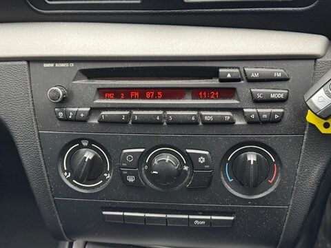 BMW 1 Series 2.0 118d Sport Euro 5 3dr 9