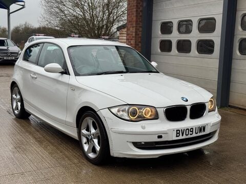 BMW 1 Series 2.0 118d Sport Euro 5 3dr 1