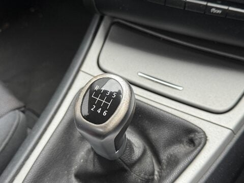 BMW 1 Series 2.0 118d Sport Euro 5 3dr 15