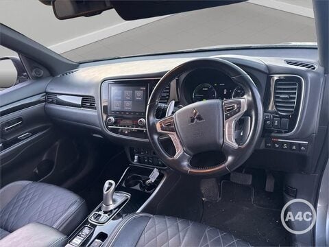 Mitsubishi Outlander 2.4h TwinMotor 13.8kWh Exceed Safety CVT 4WD Euro 6 (s/s) 5dr 2