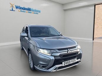 Mitsubishi Outlander 2.4h TwinMotor 13.8kWh Exceed Safety CVT 4WD Euro 6 (s/s) 5dr