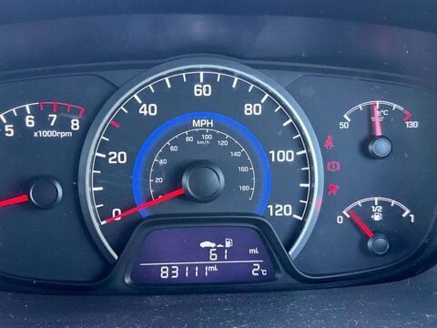 Hyundai i10 1.2 Premium Euro 5 5dr 8