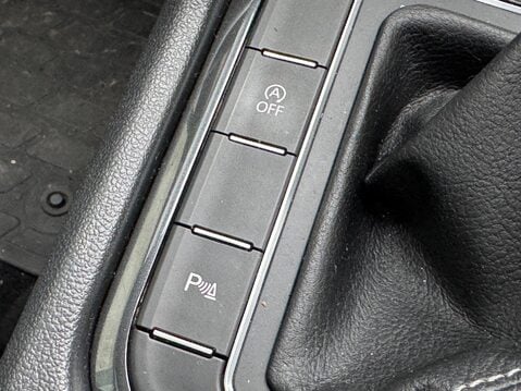 Volkswagen Tiguan 2.0 TDI R-Line DSG 4Motion Euro 6 (s/s) 5dr 32