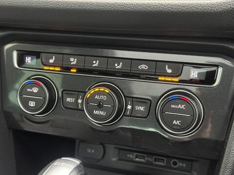 Volkswagen Tiguan 2.0 TDI R-Line DSG 4Motion Euro 6 (s/s) 5dr 30
