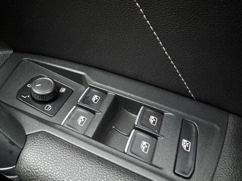 Volkswagen Tiguan 2.0 TDI R-Line DSG 4Motion Euro 6 (s/s) 5dr 39