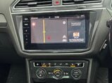 Volkswagen Tiguan 2.0 TDI R-Line DSG 4Motion Euro 6 (s/s) 5dr 12