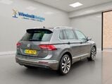 Volkswagen Tiguan 2.0 TDI R-Line DSG 4Motion Euro 6 (s/s) 5dr 9