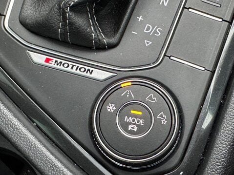 Volkswagen Tiguan 2.0 TDI R-Line DSG 4Motion Euro 6 (s/s) 5dr 34