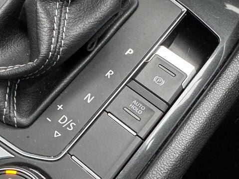 Volkswagen Tiguan 2.0 TDI R-Line DSG 4Motion Euro 6 (s/s) 5dr 33