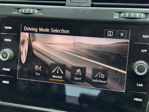 Volkswagen Golf 1.5 TSI EVO SE Nav DSG Euro 6 (s/s) 5dr 22